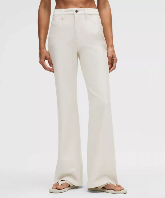 EasyFive High-Rise Subtle-Flare Pant *Regular