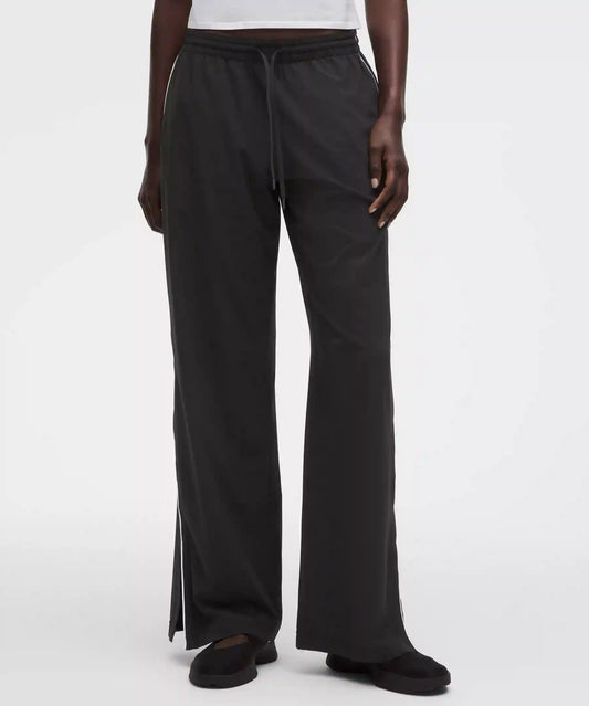 Court Rival Wide-Leg Track Pant Regular *Stitched Logo
