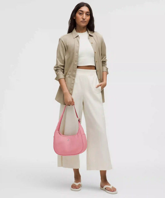 City Essentials Shoulder Bag 4L