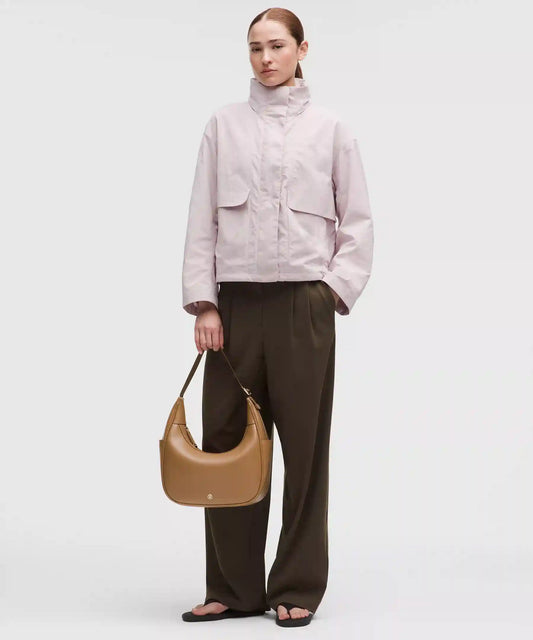City Essentials Shoulder Bag 4L *Smooth Leather Alternative