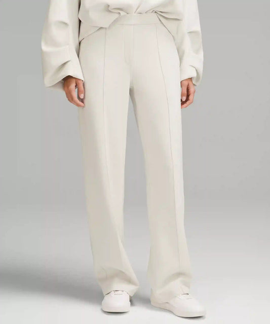 Softstreme Pintuck Mid-Rise Pant *Short
