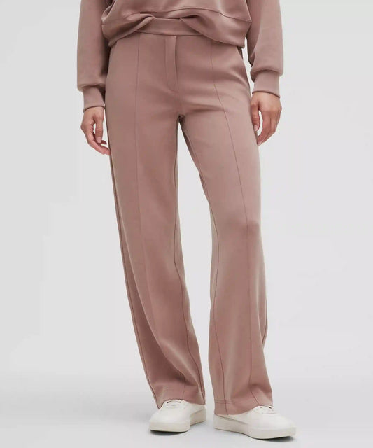 Softstreme Pintuck Mid-Rise Pant *Regular